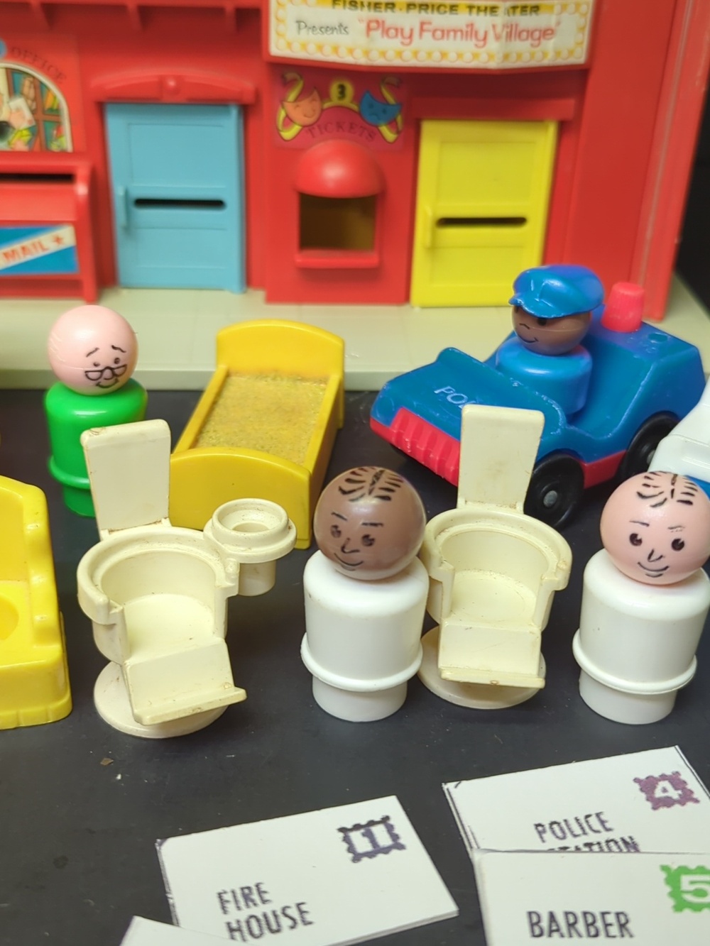 Vintage Fisher Price Play Family Village, Main Street - 1973, #997 - Picture 14 of 16
